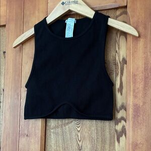 10/25$ 🧁 Black Ribbed Crop Tank Top